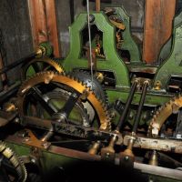 cf 697727a882bde.08.24 demontage uhrwerk mit turmuhr